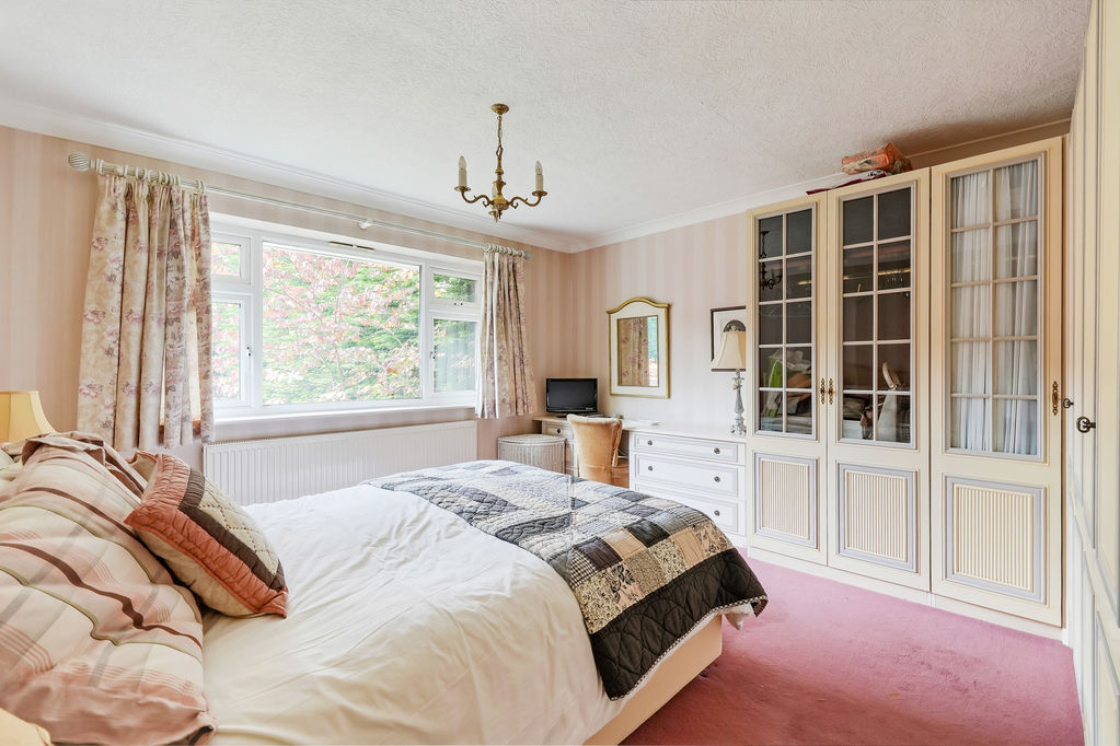 Burlington Grove Dore